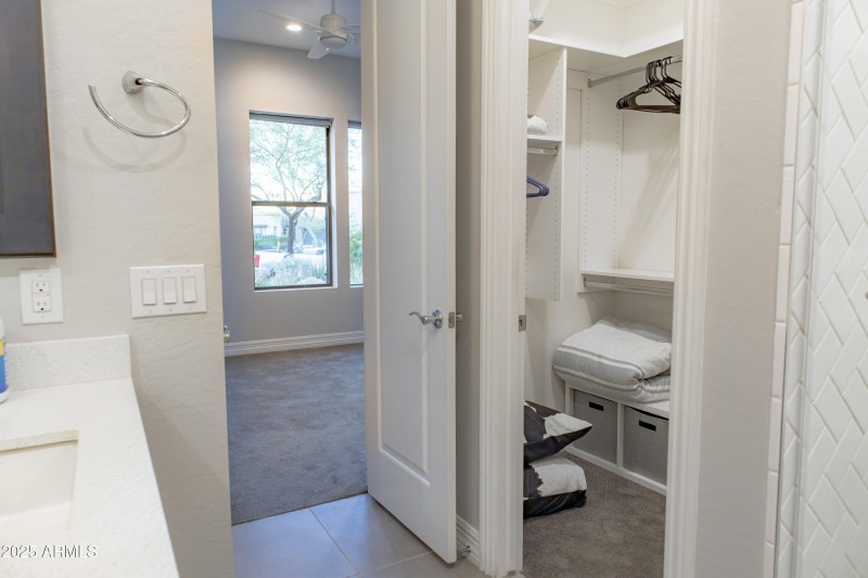 Casita large walk in closet (R)