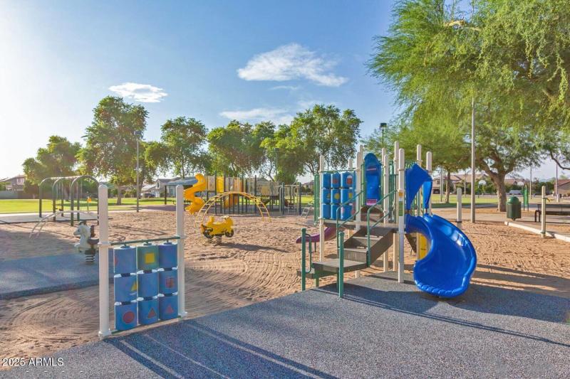 Community Playground, Alt View