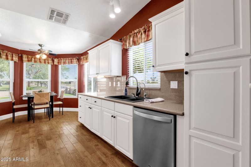 24-web-or-mls-19491-n-88th-ave