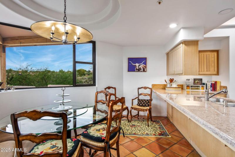 017_Kitchen Nook Stunning Views