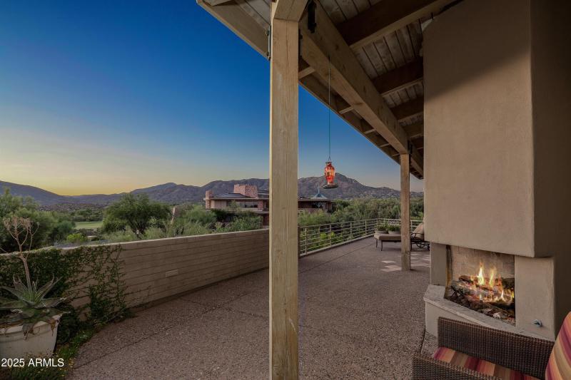 038_Outdoor Fireplace Off Master