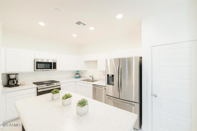 ChatGPT Image Oct 19, 2025, 08_16_48 AM