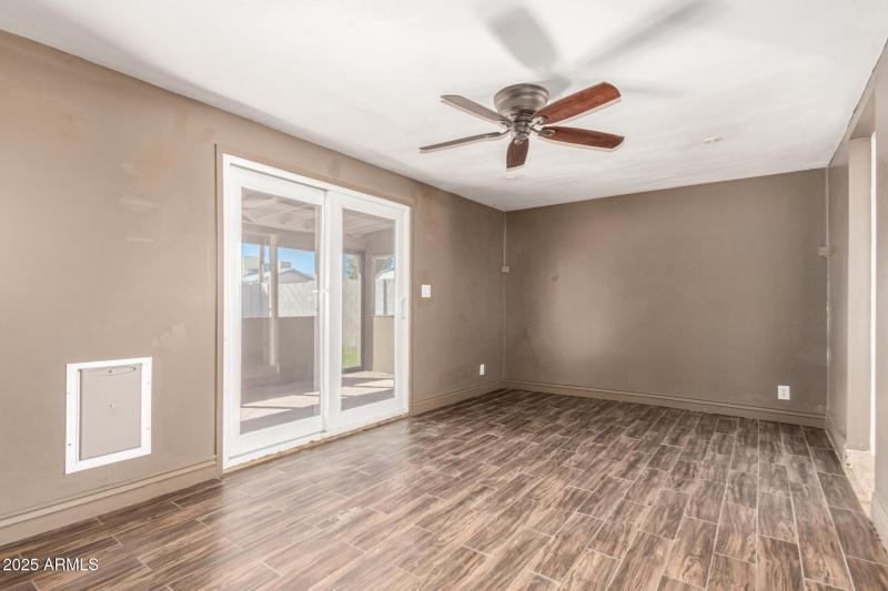 Bonus room adjacent to great room