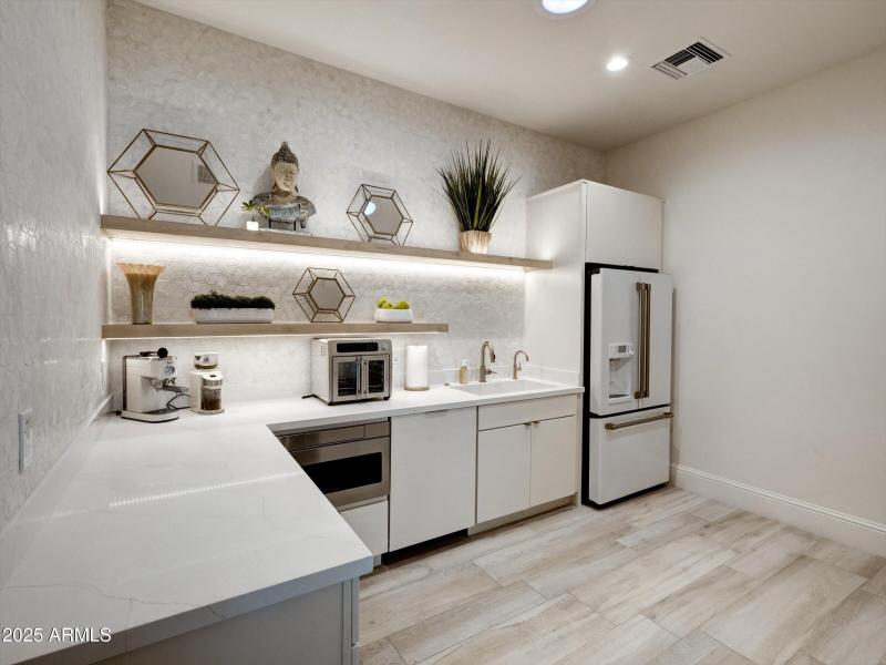 Hidden "dirty" kitchen