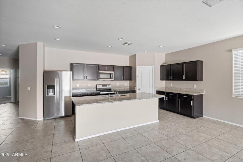 04-Kitchen and Dining