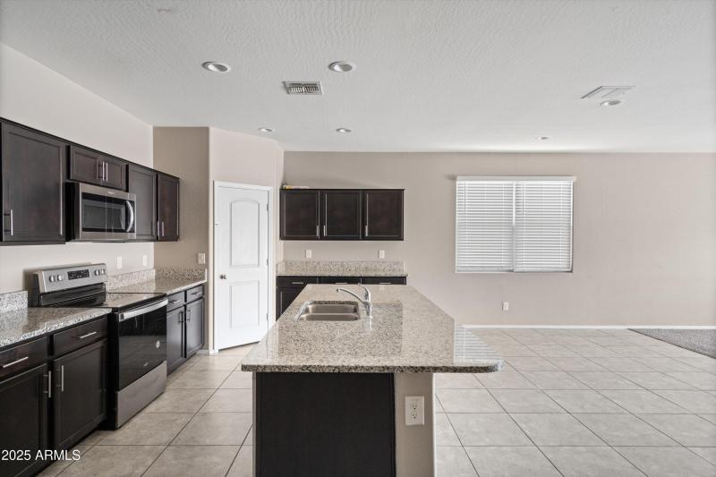 06-Kitchen and Dining