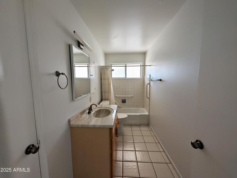 PXL_20251001_185530589.RAW-01.COVER~2