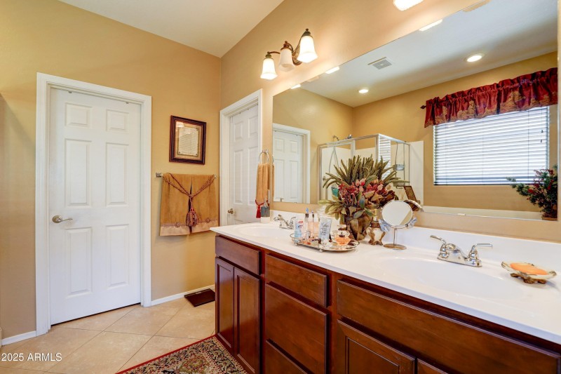 16140 W Almeria Rd-15