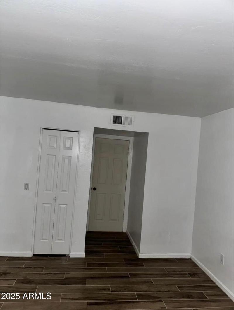 6508 S Butte Ave Entry