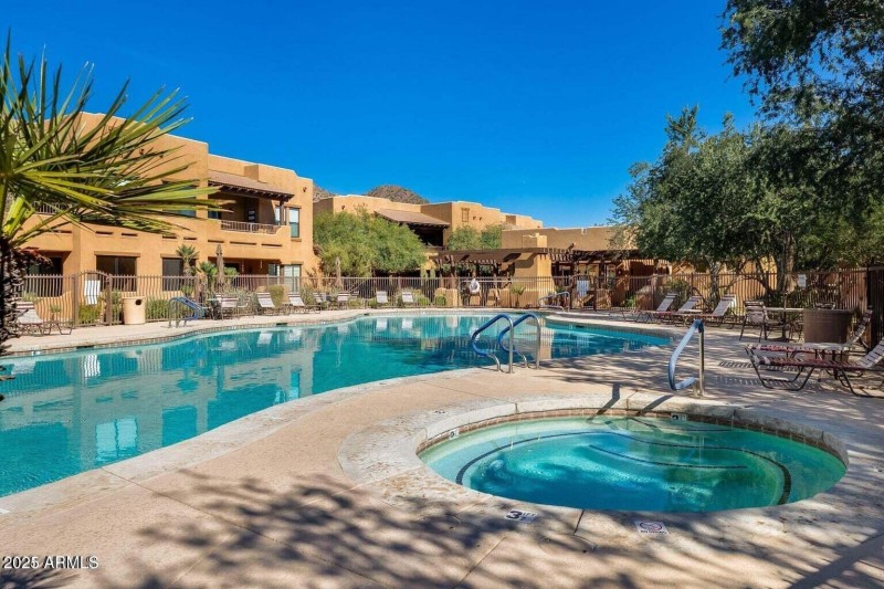 Large Heated Pool/Spa