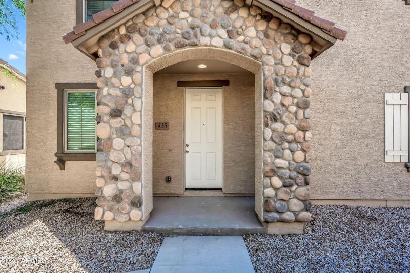 935 E Agua Fria Ln-3