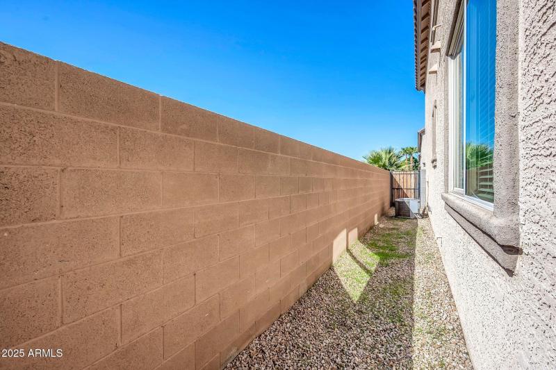 935 E Agua Fria Ln-37