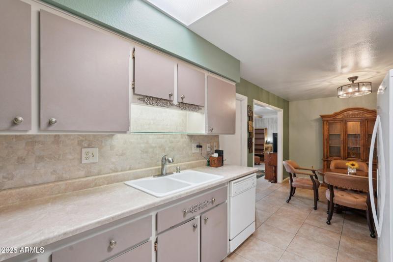 16-kitchen sink, DW area