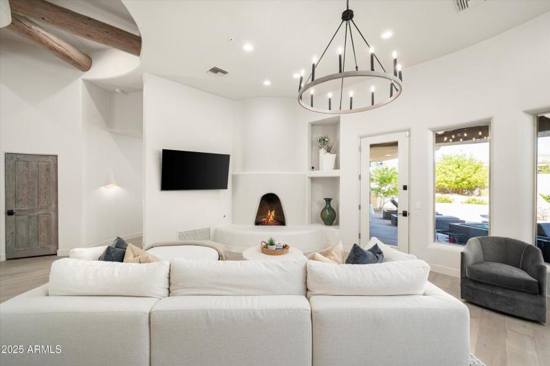 08-10918ESutherlandWay-8