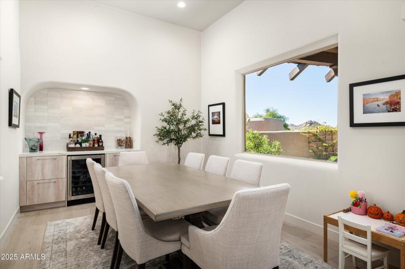 11-10918ESutherlandWay-11