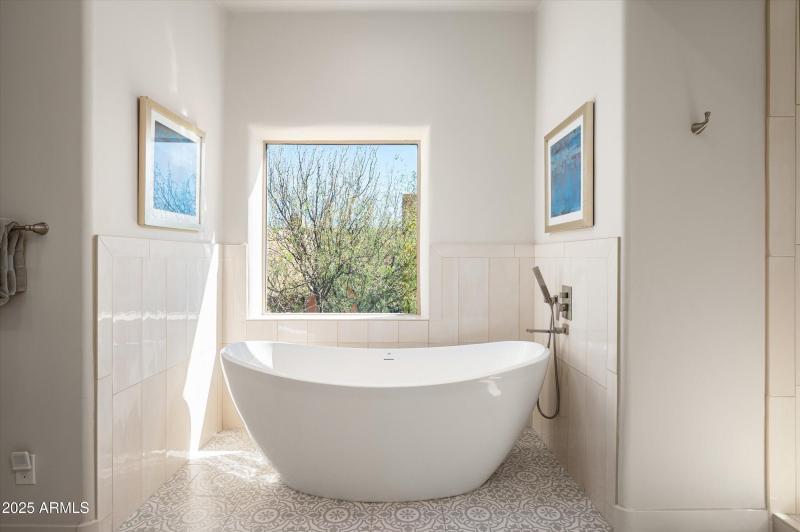 24-10918ESutherlandWay-24