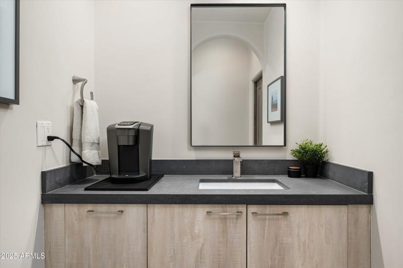 31-10918ESutherlandWay-31