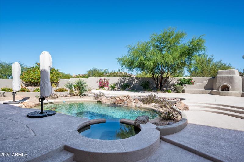 37-10918ESutherlandWay-37