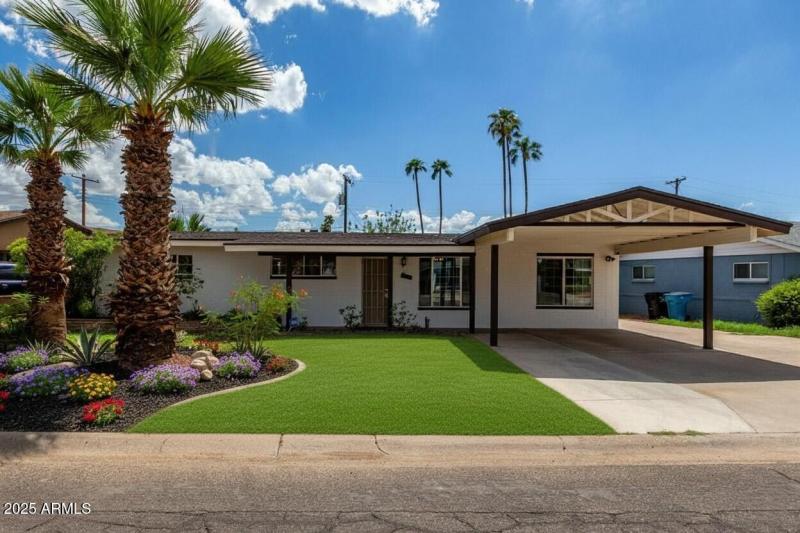 Front Yard Virtual Staging