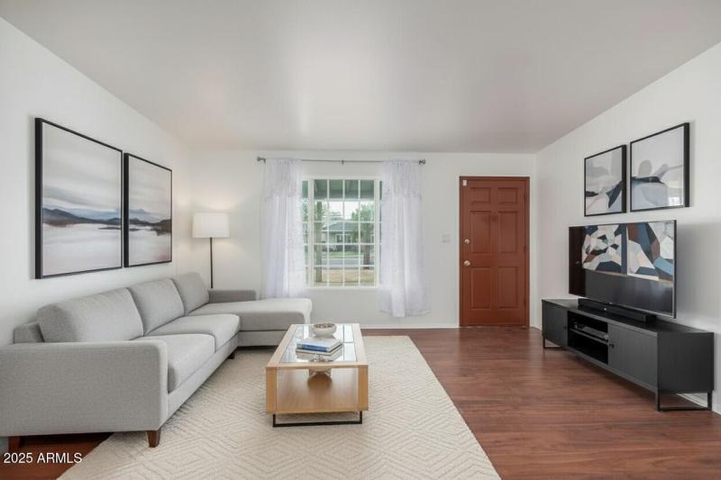 Entry Virtual Staging