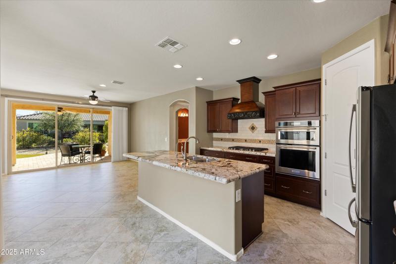 10-26735 W Oraibi Dr