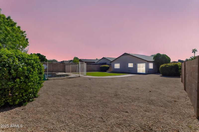 img_030 - Day To Dusk - Dusk - 0