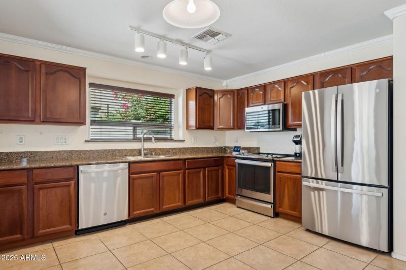 8-web-or-mls-40939-w-hayden-dr