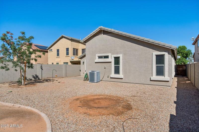 32-web-or-mls-40939-w-hayden-dr