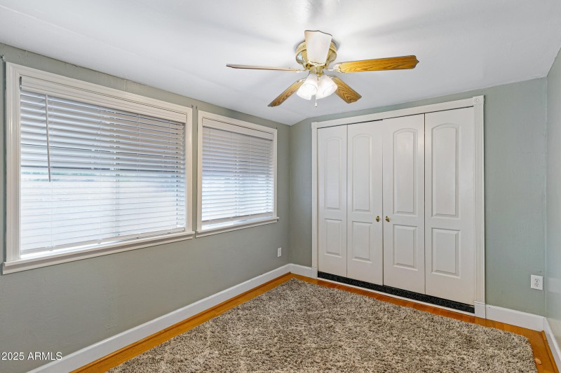 635 S Edgewater Dr-5