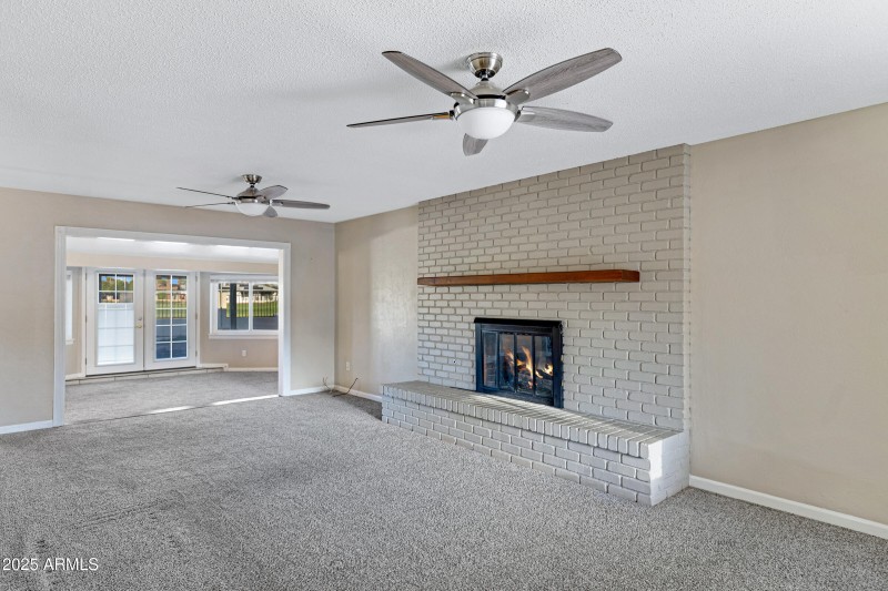 635 S Edgewater Dr-7