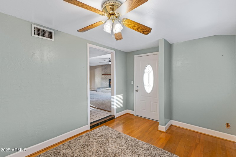 635 S Edgewater Dr-6