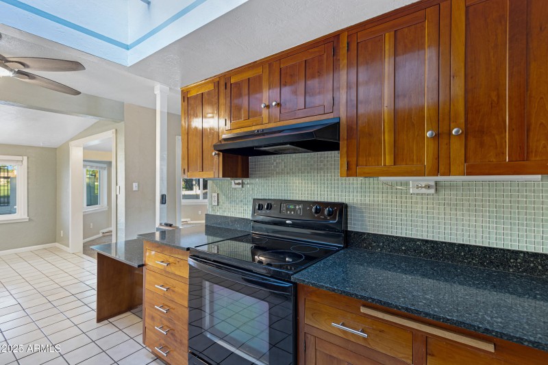 635 S Edgewater Dr-13