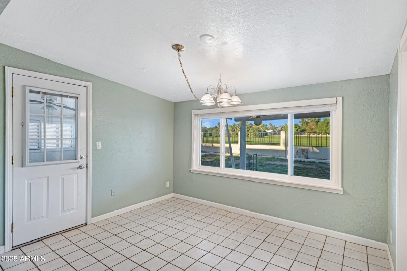 635 S Edgewater Dr-14