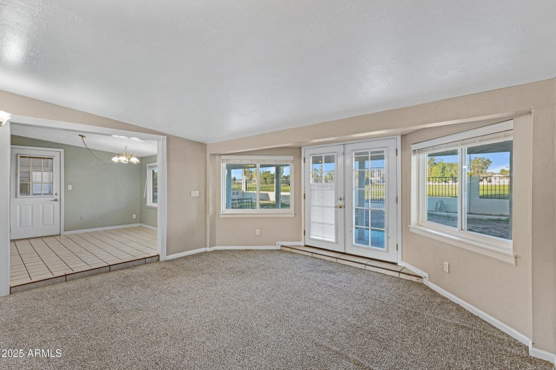 635 S Edgewater Dr-17