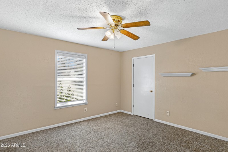 635 S Edgewater Dr-21