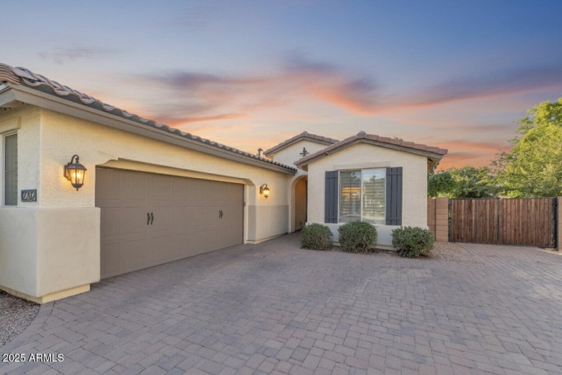 32-DSC06136-TWILIGHT