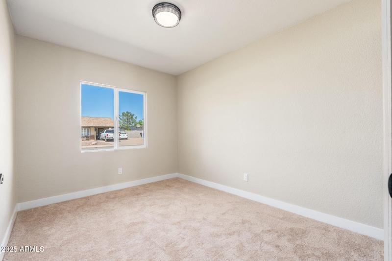 1805 W Cheyenne Dr - 20