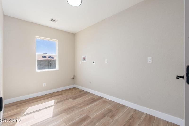 1805 W Cheyenne Dr - 29