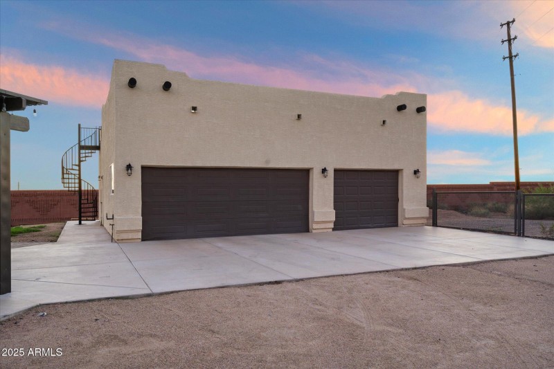 3 Car Detached Garage