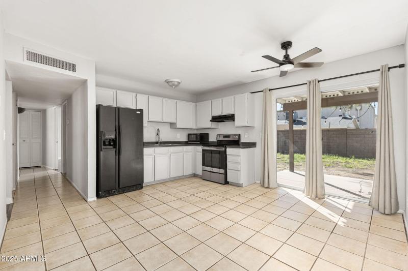 2815 W Banff Ln - 10