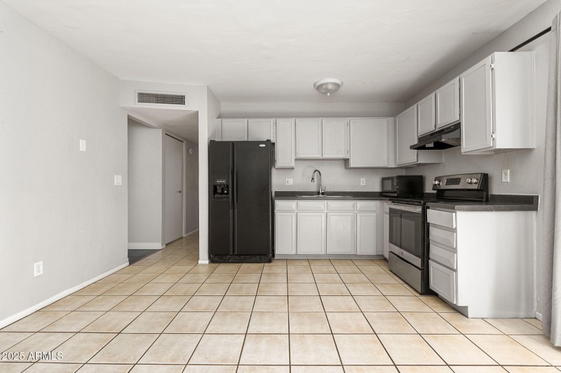 2815 W Banff Ln - 11