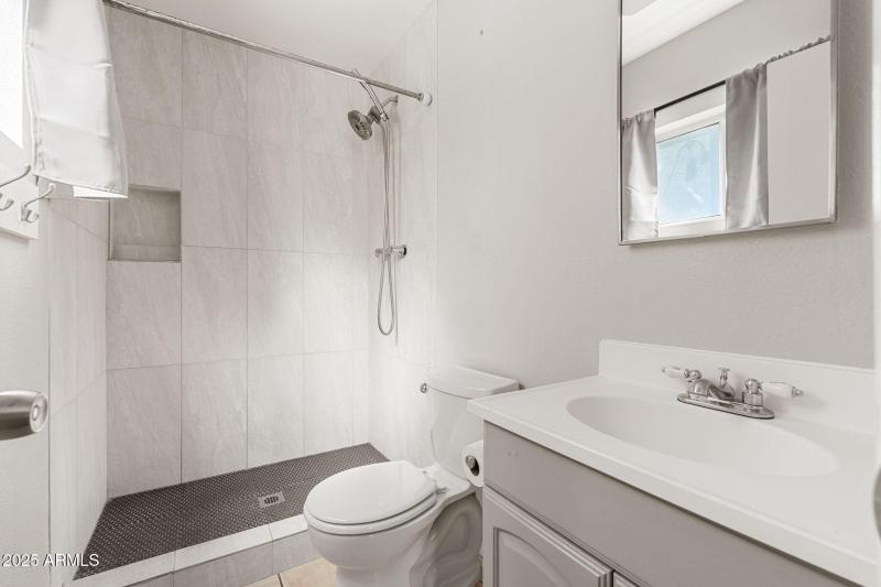 2815 W Banff Ln - 16