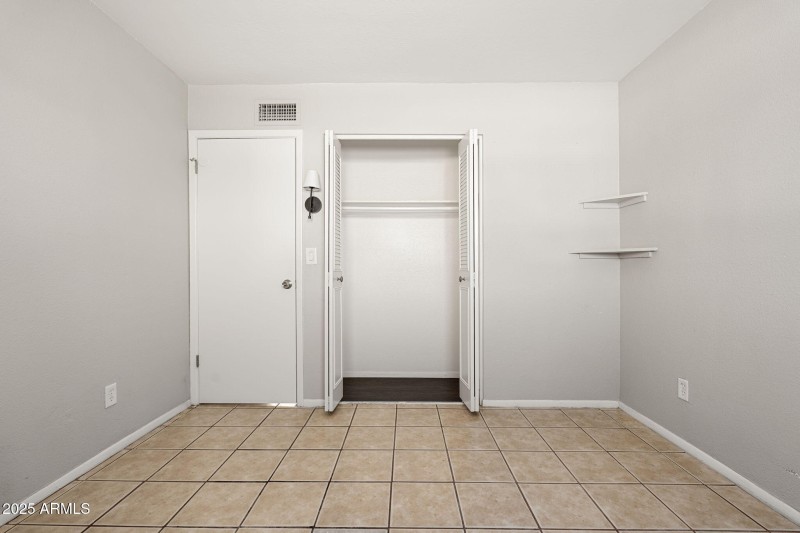 2815 W Banff Ln - 18