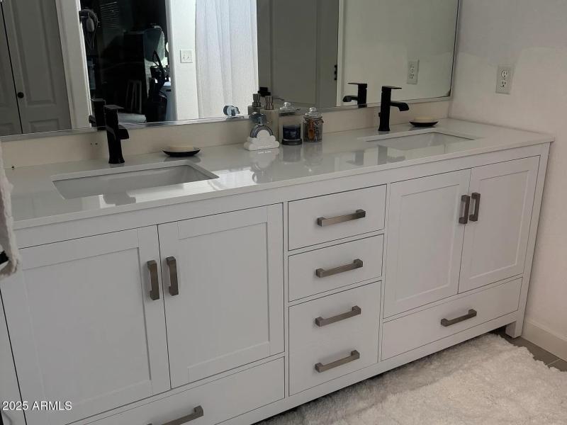 Master bath/sink
