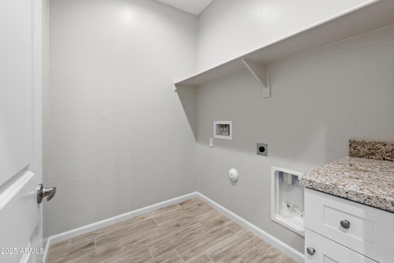 27-8607-W-Swansea-27