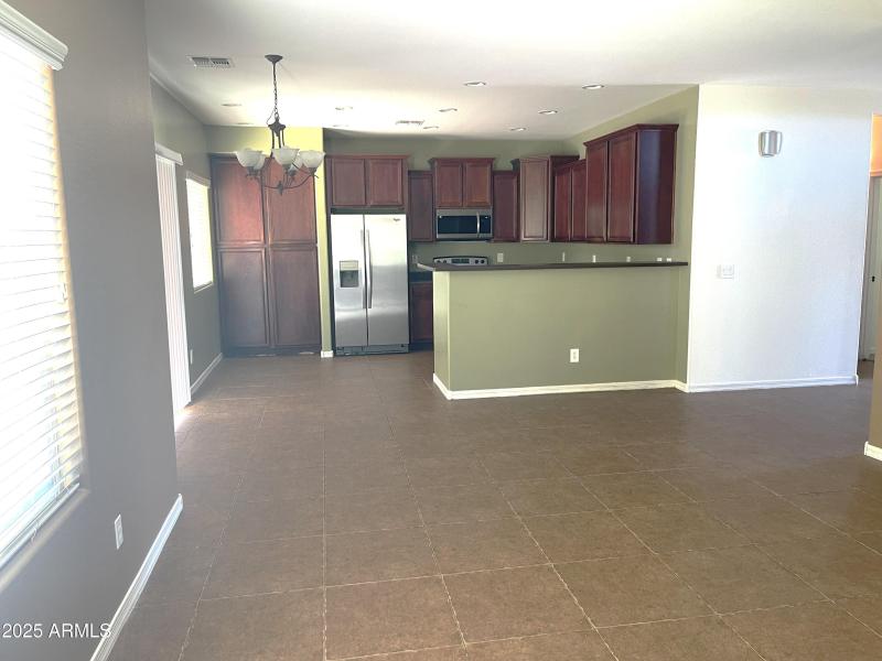 20251017_210049632_iOS