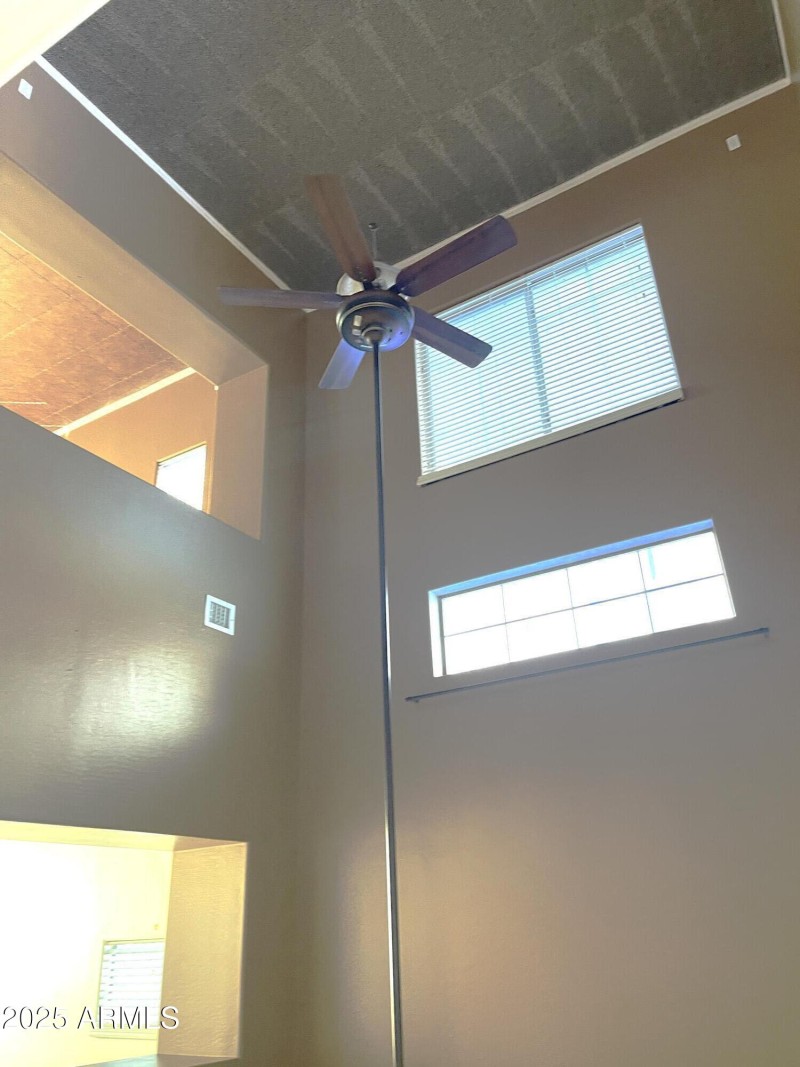 20251017_210314406_iOS