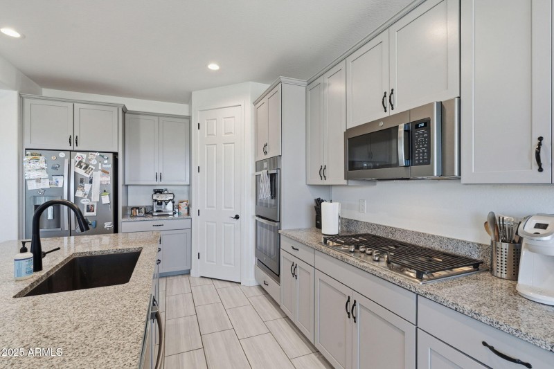 16-web-or-mls-Raymond-16