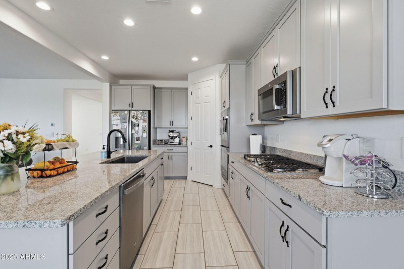 17-web-or-mls-Raymond-17