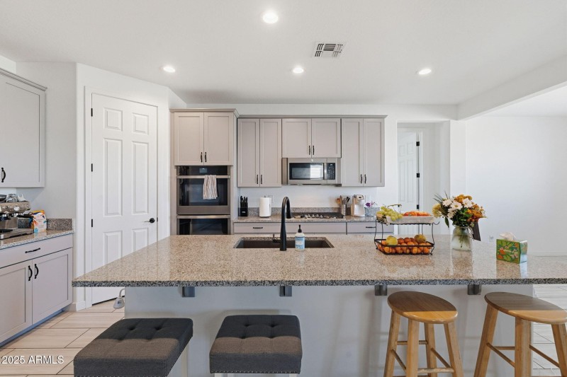 18-web-or-mls-Raymond-18